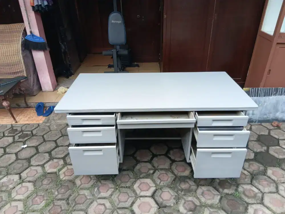 meja kasir antik material besi