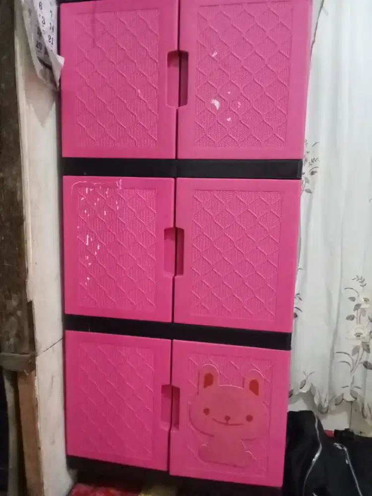 Kompor gas ada dua mejig lemari