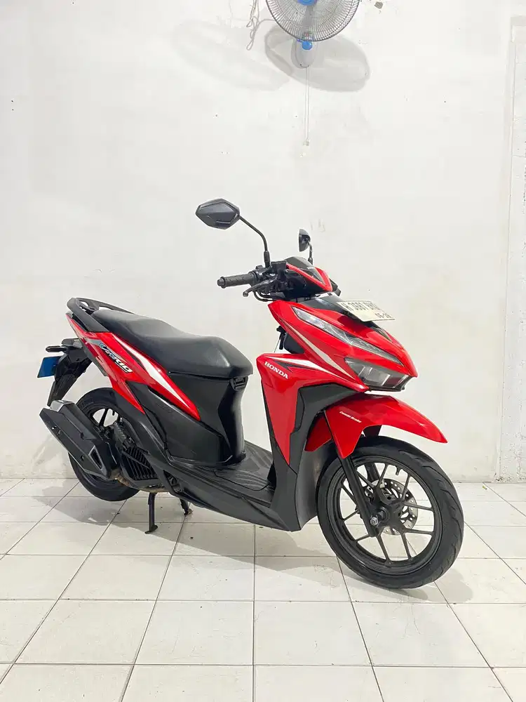 VARIO 125 2018 CBS merah