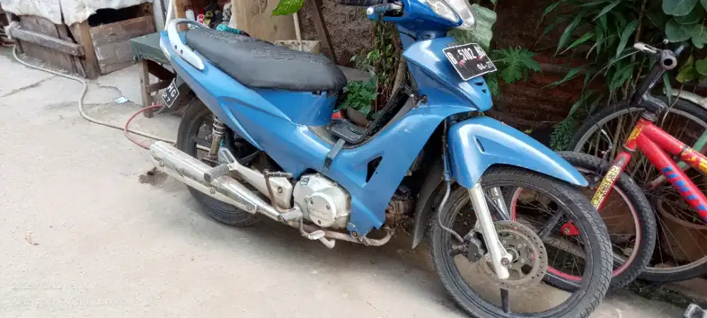 Jual karisma surat² kumplit minus pasti ada nma nya motor lama