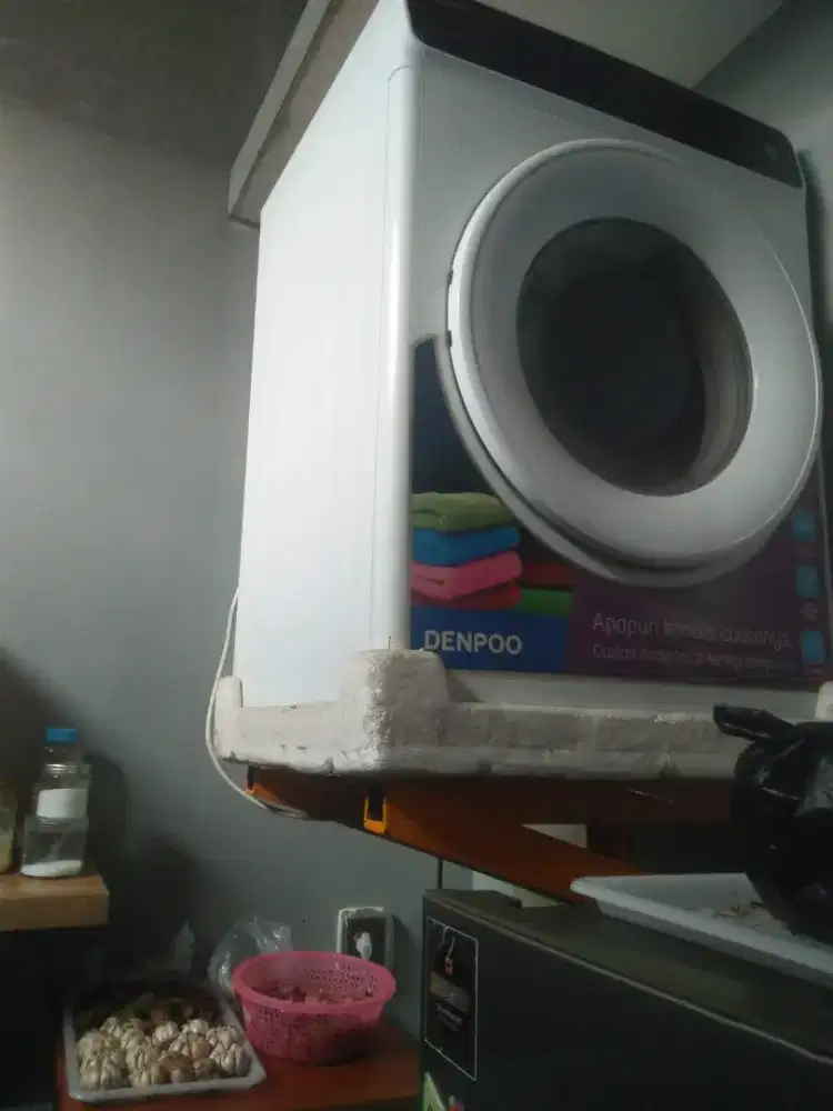 Mesin pengering pakaian