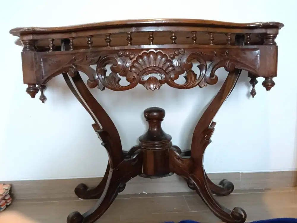 Meja Konsol Antik Kayu Jati Ukir Klasik – Koleksi Langka