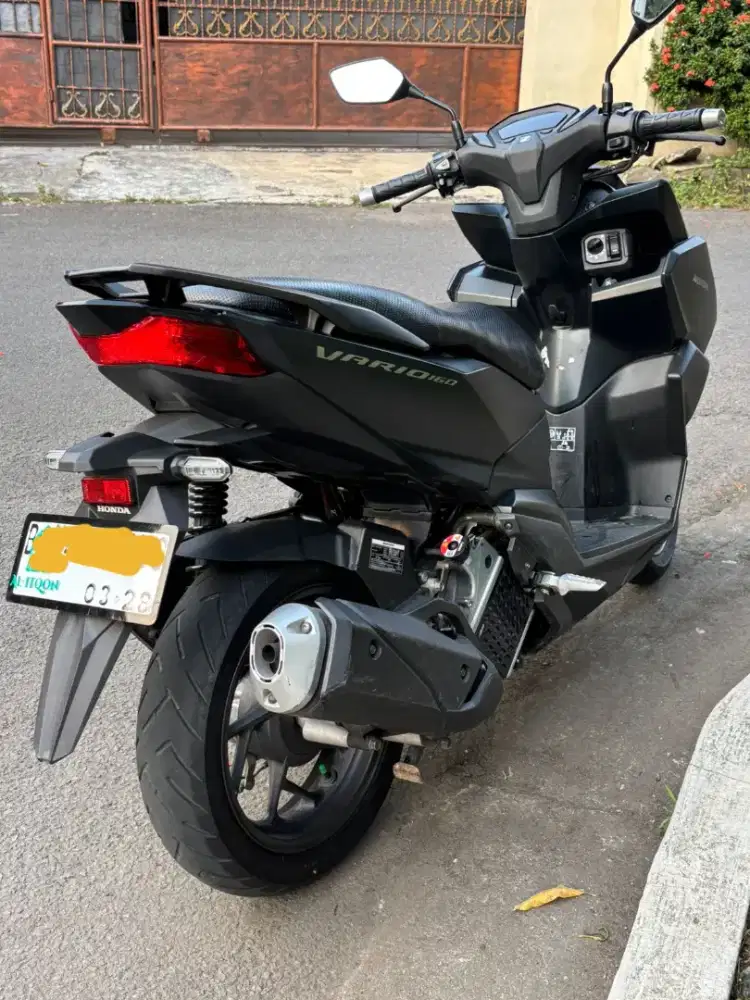 Honda vario 160 tahun 2023 surat komplit pajak hidup mesin halus ori
