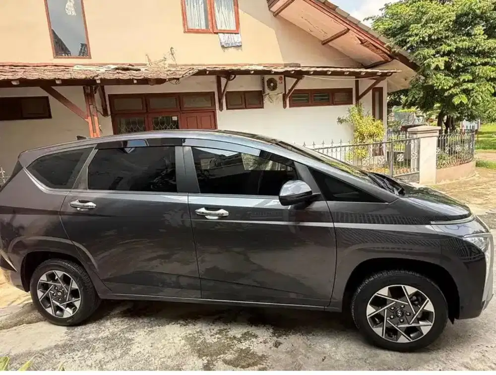 HYUNDAI STARGAZER PRIME IVT 7P one tone