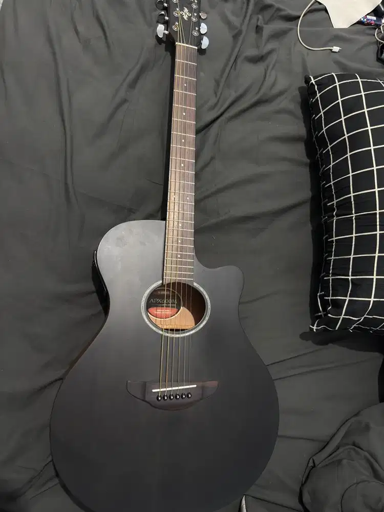 Gitar Yamaha APX 600 Black