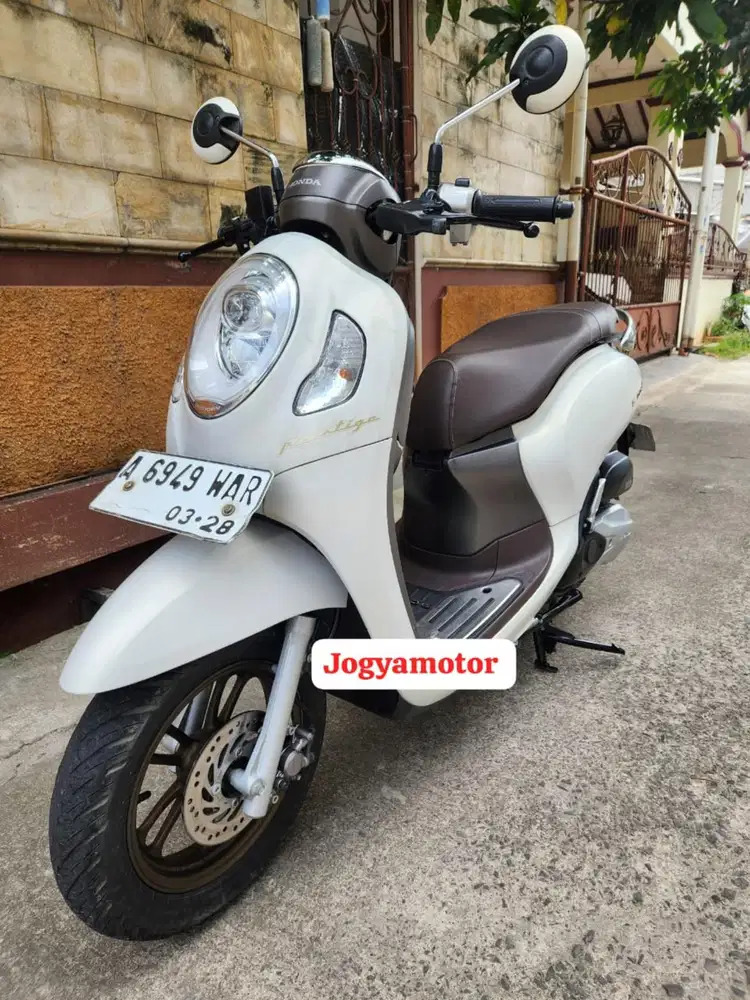 (B) honda scoopy prestige 2023