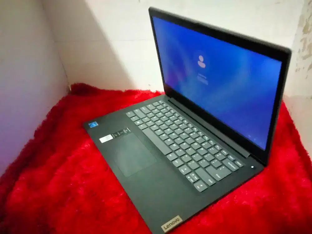 Lenovo ip slim3/n4020/RAM 4gb/SSD256gb /vga Intel uhd/siap pake