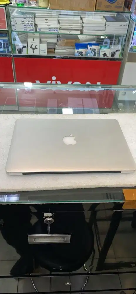 Macbook Pro ( Retina 13 MID 2014 )