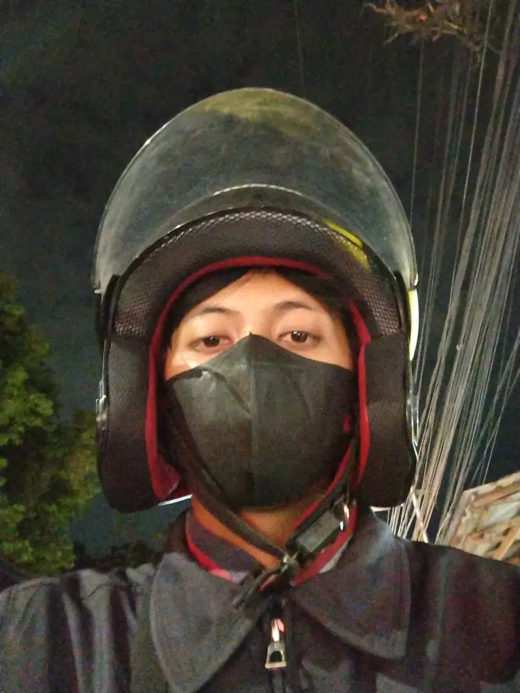 Cari kerjaan kalo bisa ada mes