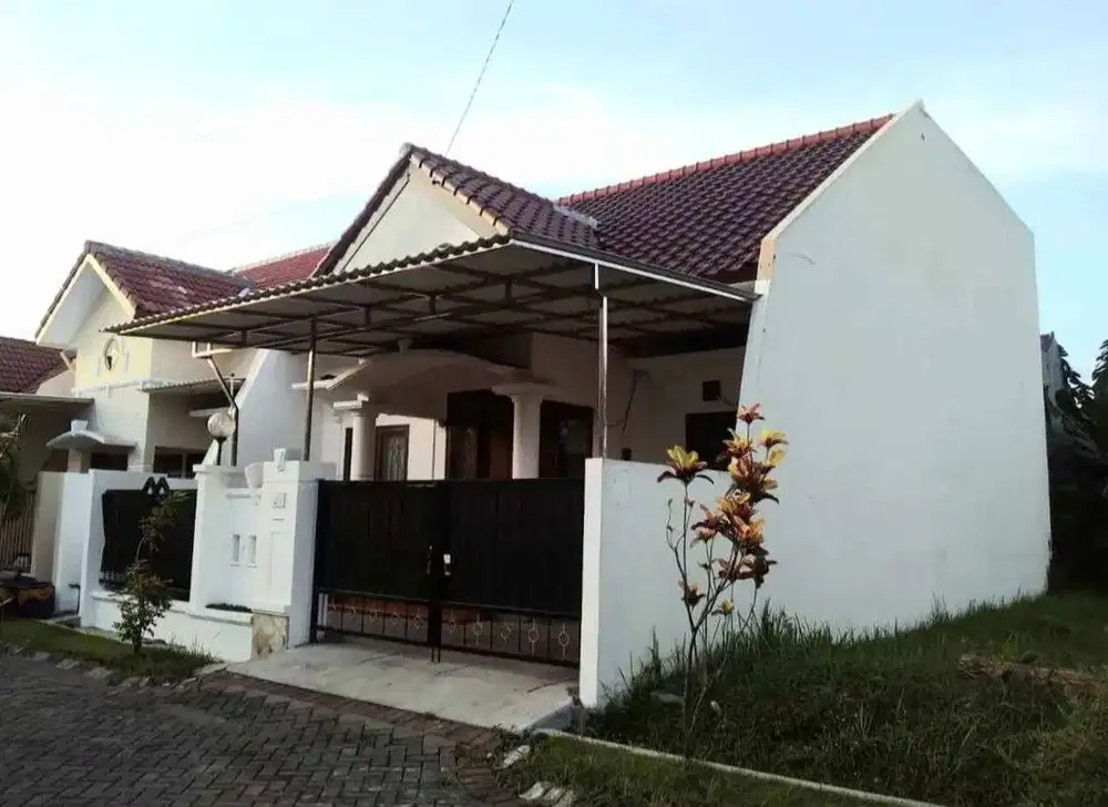 DIJUAL RUMAH GRAHA SAMPURNA INDAH WIYUNG - ONE GATE SYSTEM
