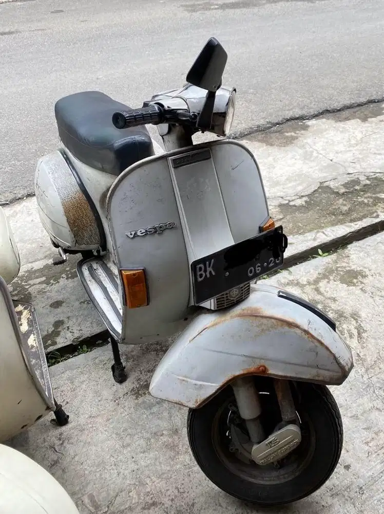 PIAGGIO Vespa PX150 (1983)