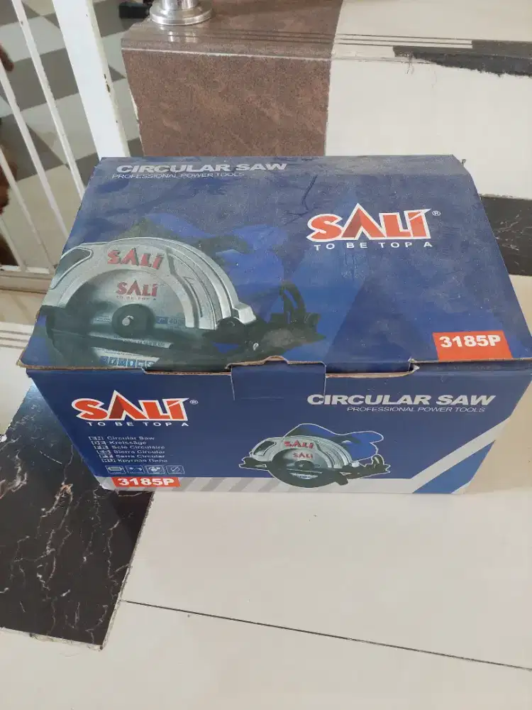 Circular saw[gergaji potong]