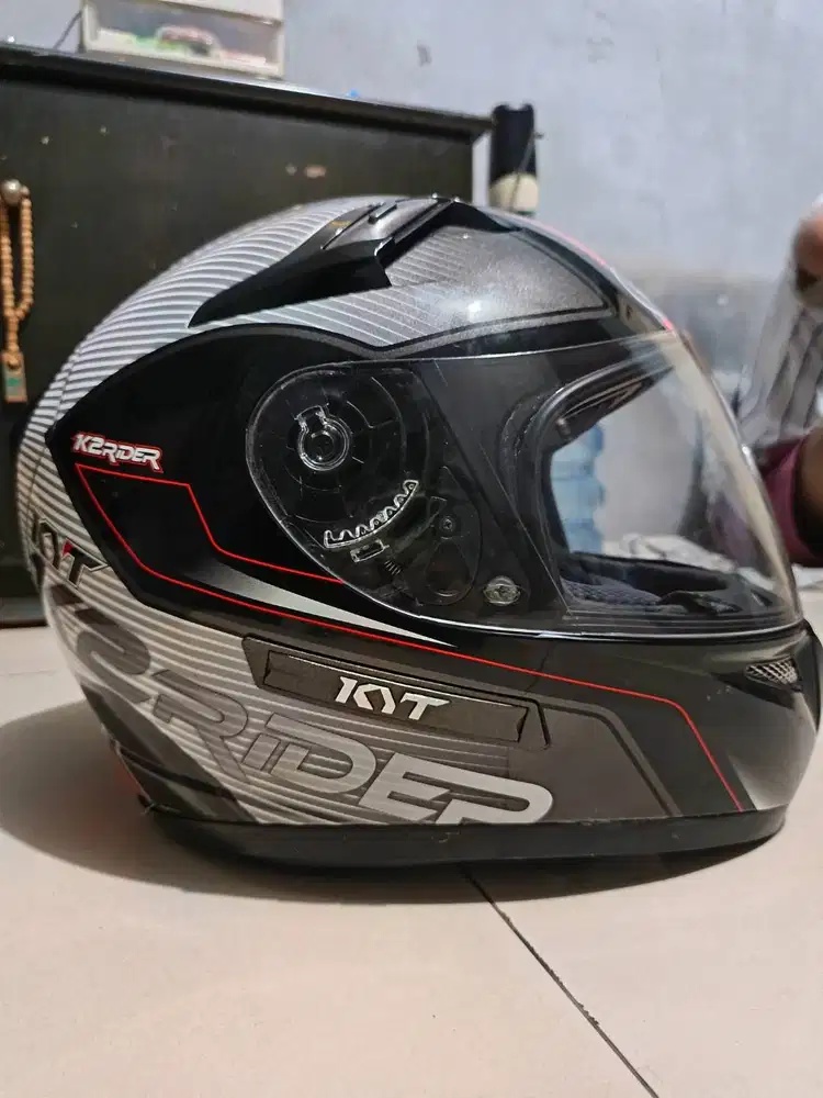 HELM KYT K2R KONDISI LECET PEMAKAIAN