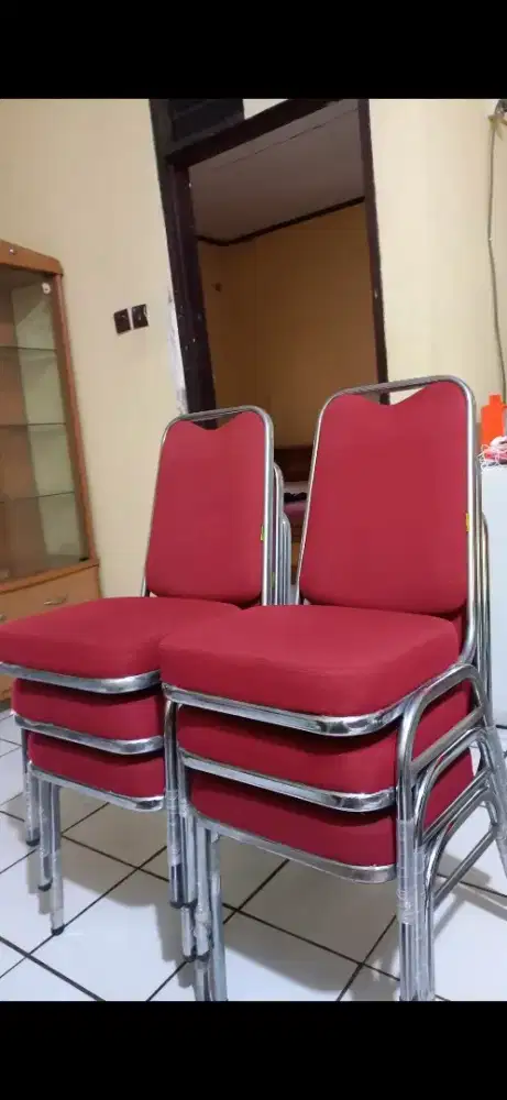 [USER] DIJUAL KURSI EX KANTOR FUTURA & DONATI