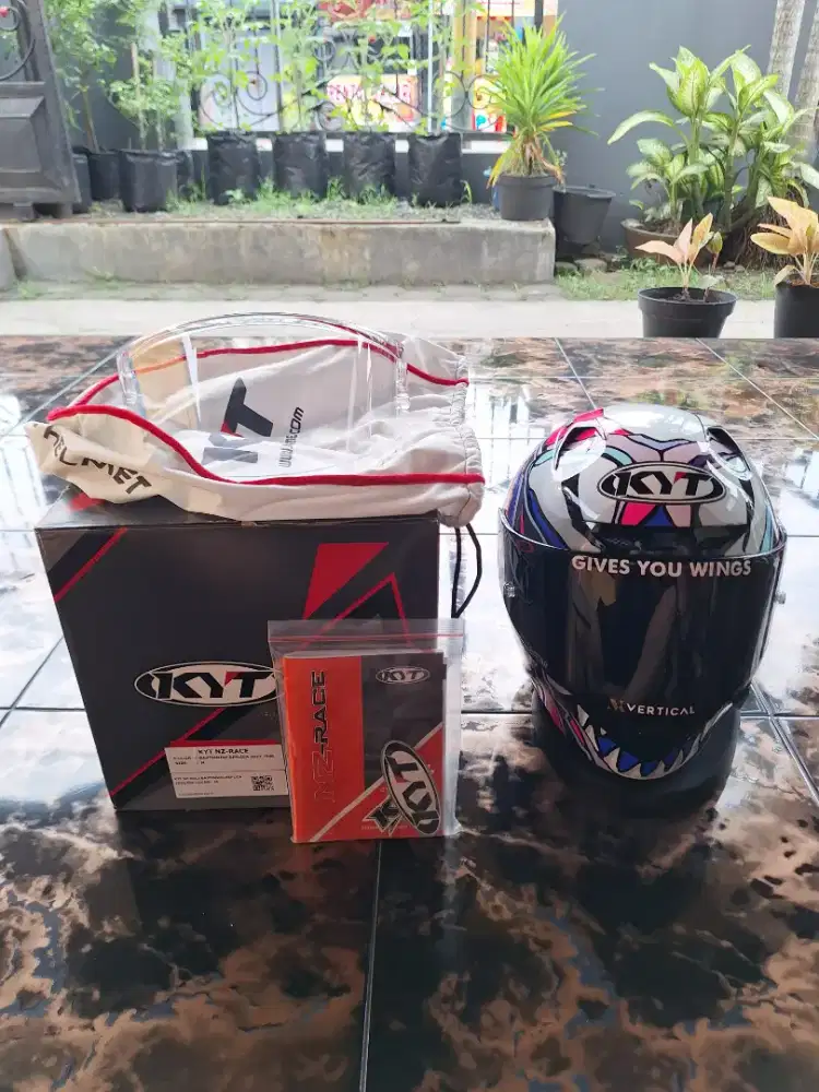 Helm KYT NZ RACE ENEA BASTIANINI