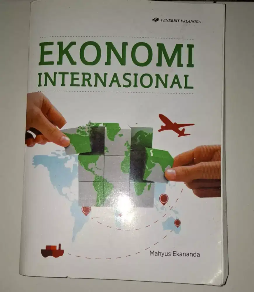 buku Ekonomi Internasional karya Mahyus Ekananda