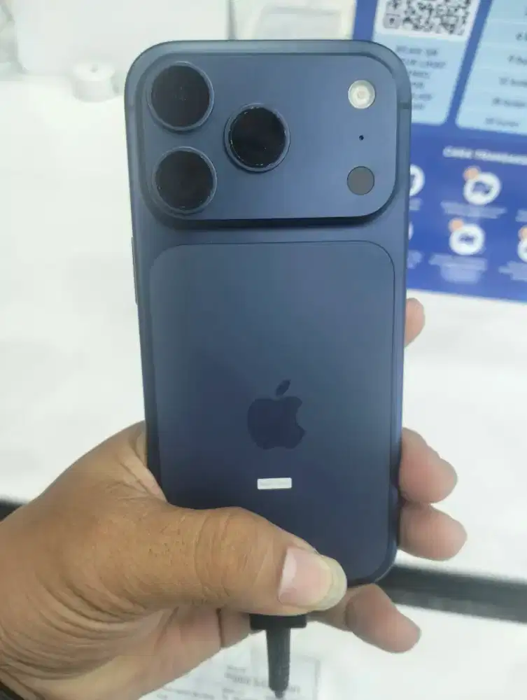 READY IPHONE 17 PRO AND PROMAX