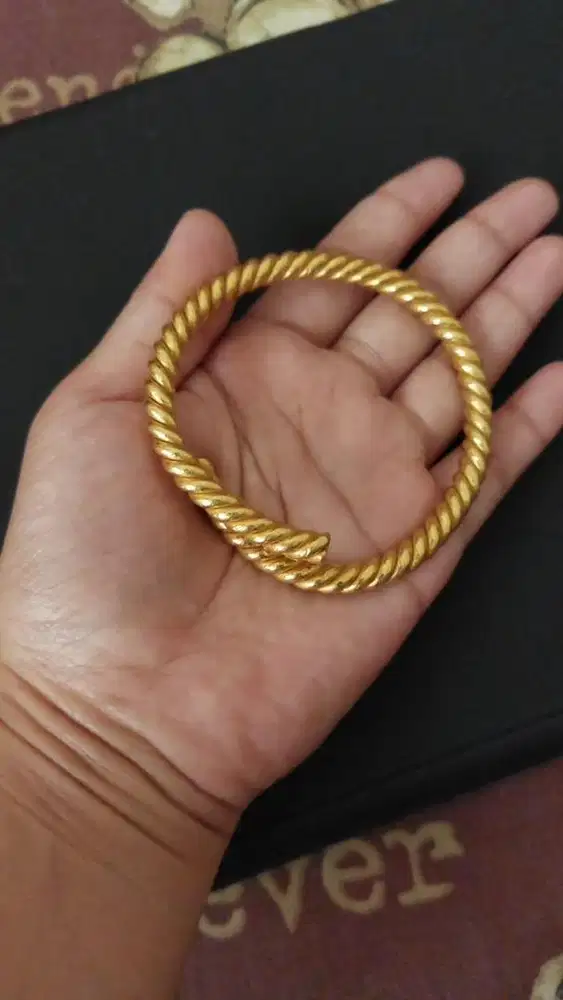 Terima jual beli emas dan berlian