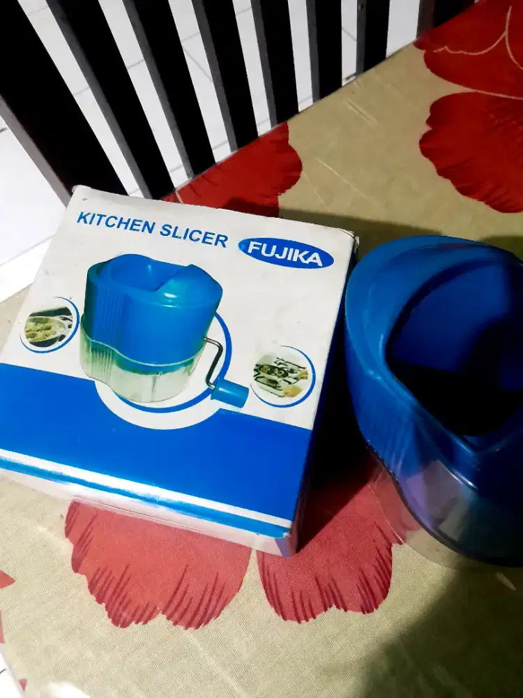 Gilingan bawang/kentang manual merek fujika