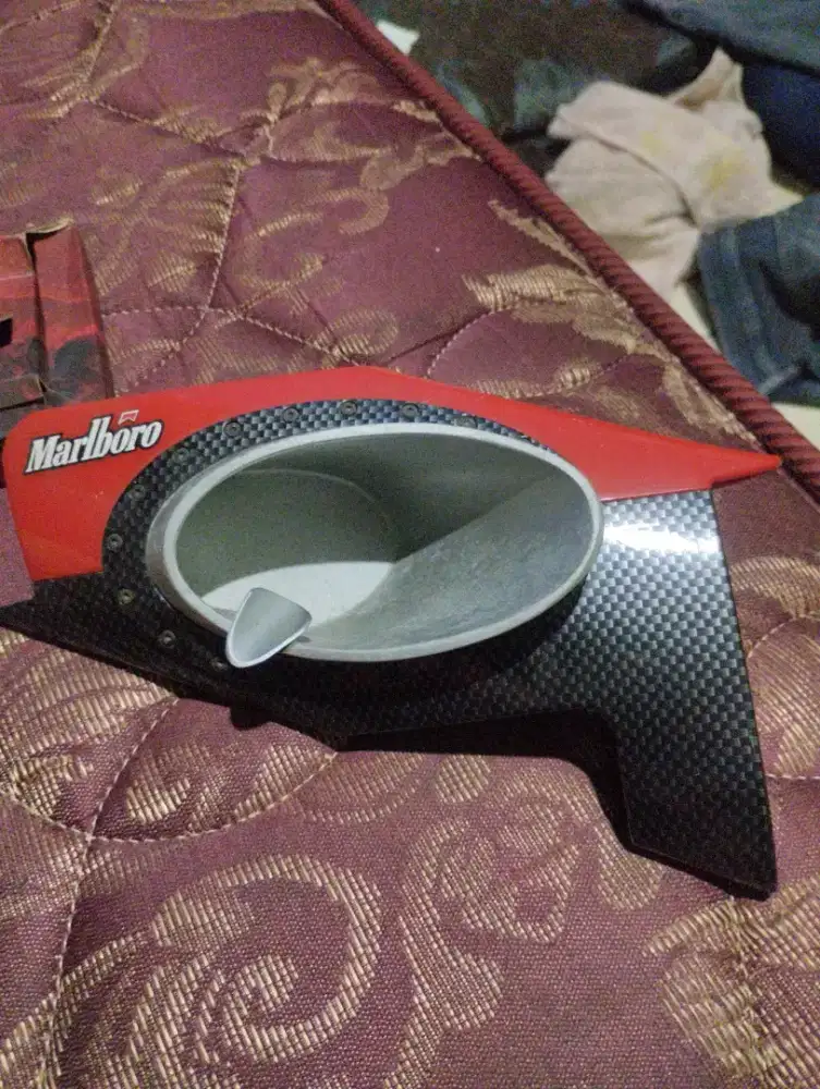 Asbak marlboro racing school series