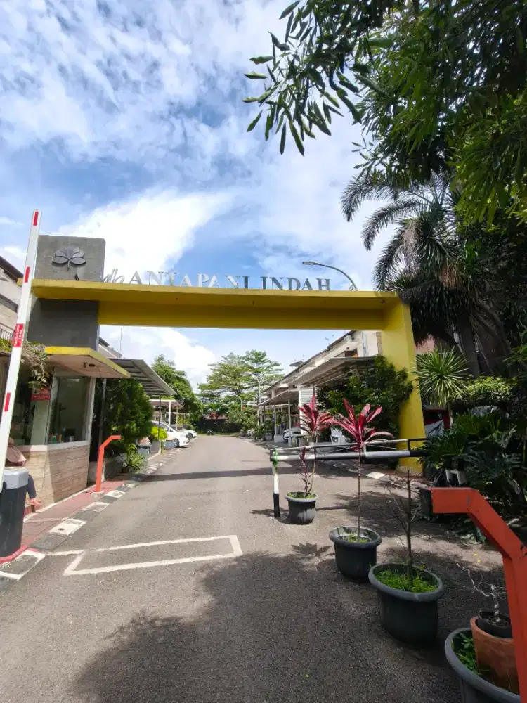 Rumah nyaman di tengah kota