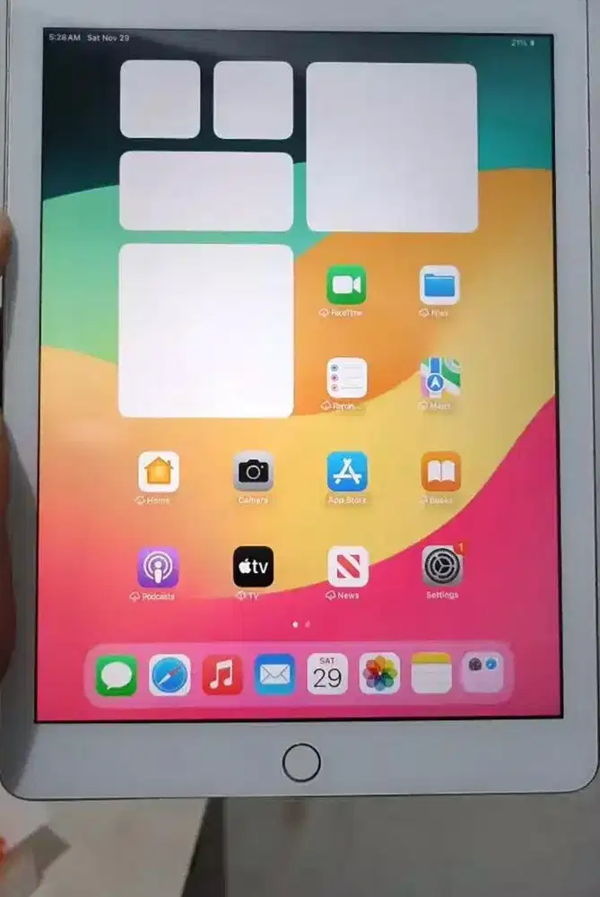 IPAD gen 6 32 Gb bisa wifi + celluler