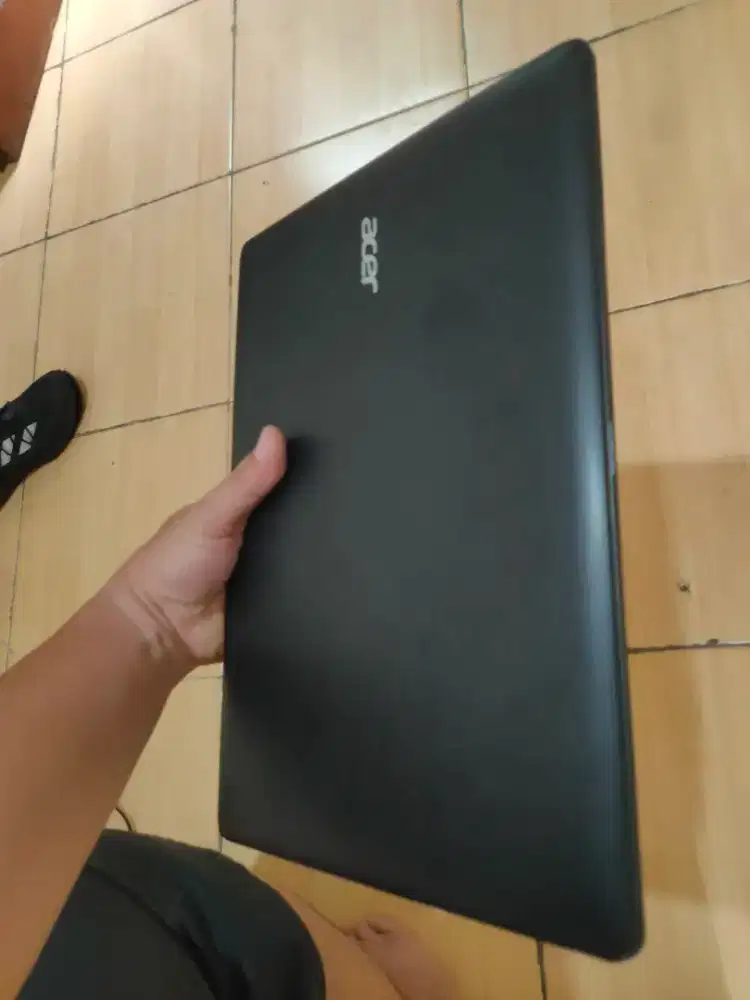 Laptop core i3 gen 5 Acer One Z1402