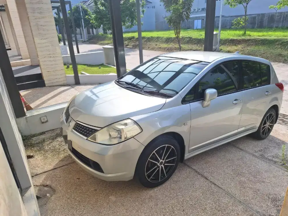 NISSAN LATIO 1.8 AT,SANGAT TERAWAT