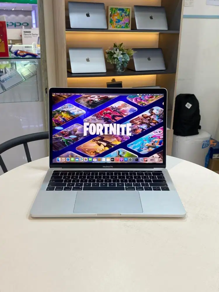 MacBook Pro 2019 i5 8/256GB