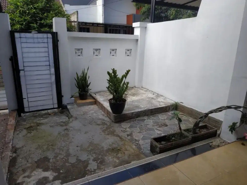 DI JUAL Rumah 2 Kamar diTaman Anyelir Kawasan GDC DEPOK