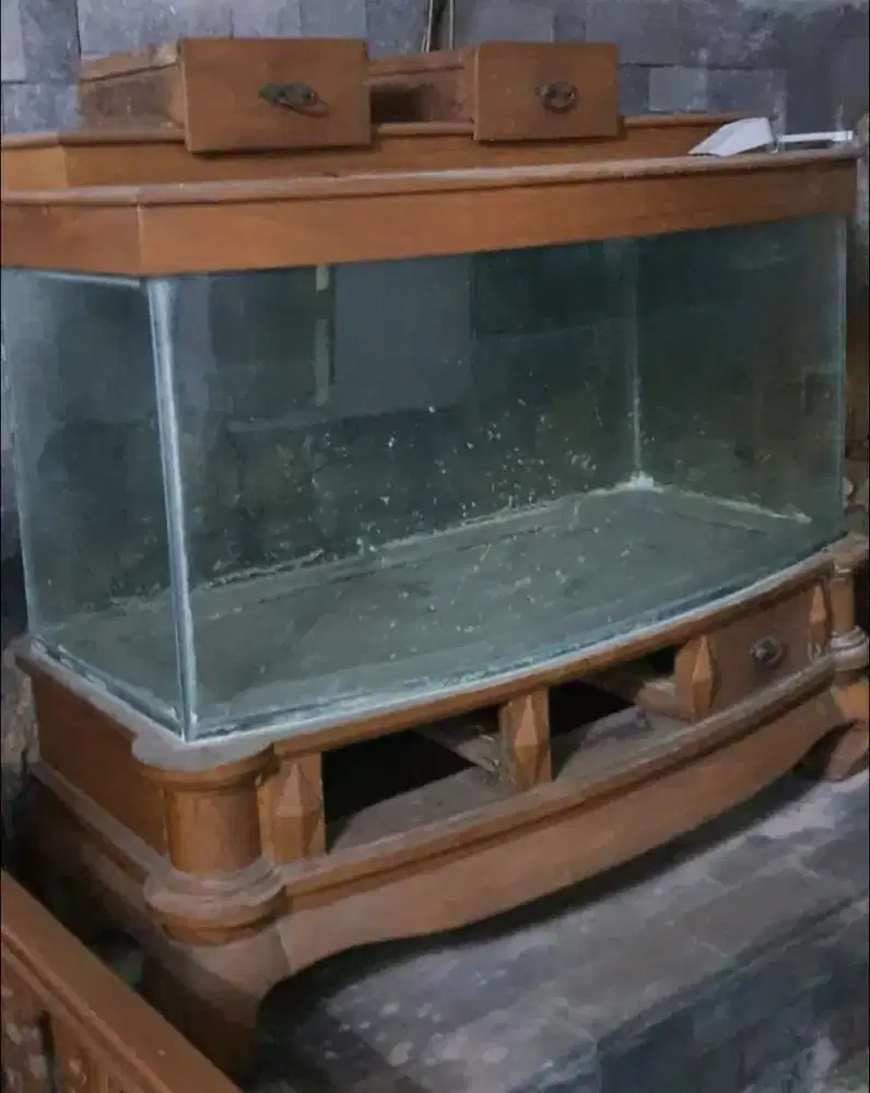 Aquarium Arwana Dijual