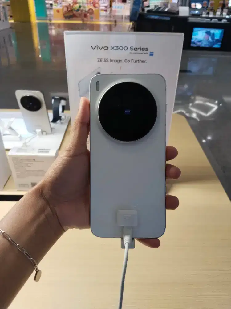 CICILAN PAKAI KREDIVO VIVO X300 TERBARU