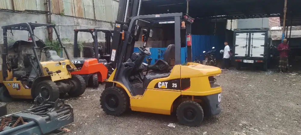 Forklift Caterpillar 2,5 Ton,Manual,3 Meter,Tahun 2018 (Promo Murmer)