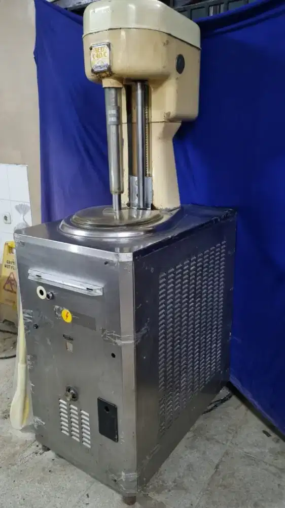 Dijual Mesin Icecream Carpigiani Italia