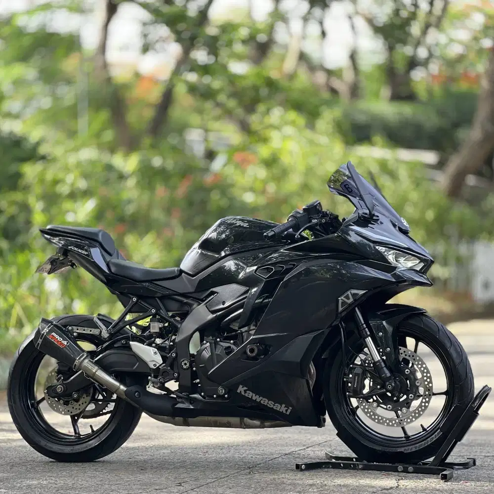 KAWASAKI ZX25R NON ABS TFT 2022 HITAM KM LOW PAJAK SIAP TOURING
