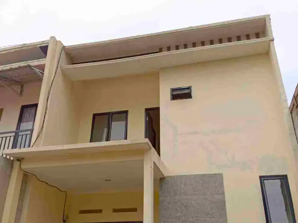 Jalan dan akses banyak dan mudah dekat rumah Dinas pimpinan bupati Bogor dan keamanan terjamin akses ke transportasi umum mudah di jangkau