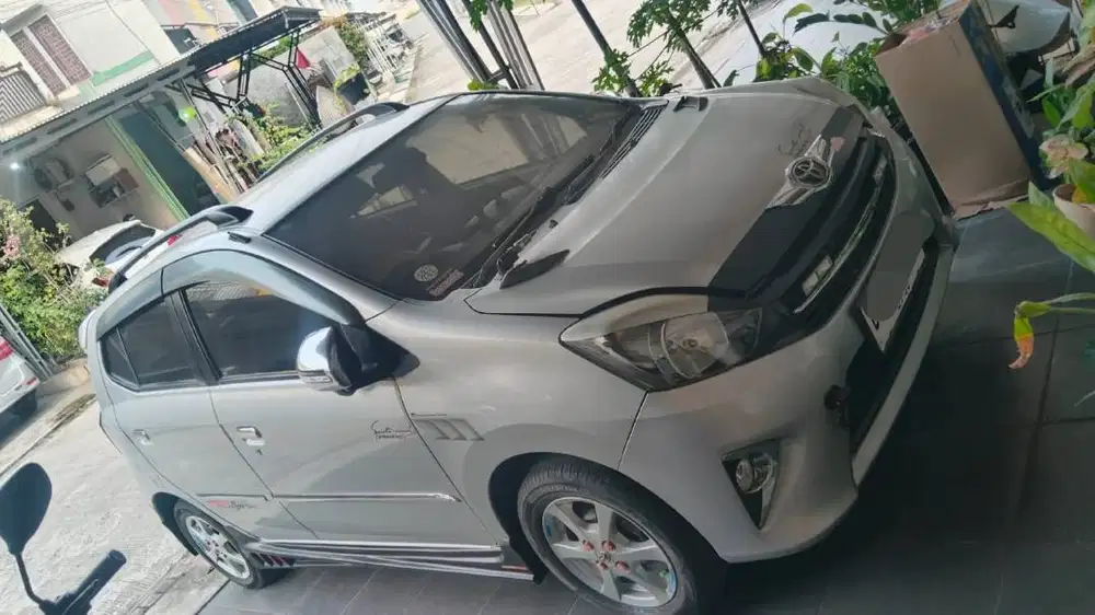 Toyota agya tahun 2015