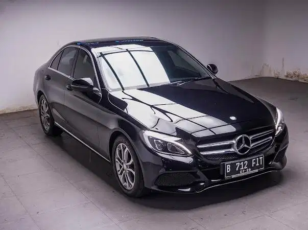 (Like New!!) Mercedez-Benz C200 2.0 AVG AT 2016