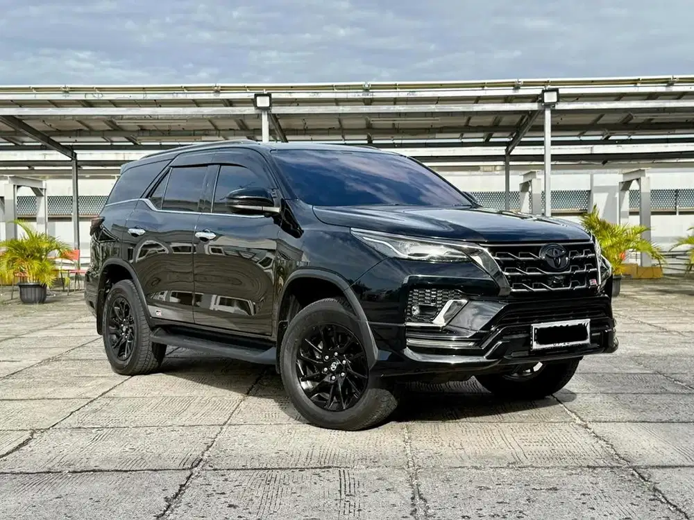 Toyota Fortuner VRZ 2.8 GR Sport 2023 Low KM 37RB