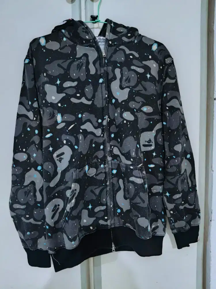 Jaket A Bathing Ape Hitam