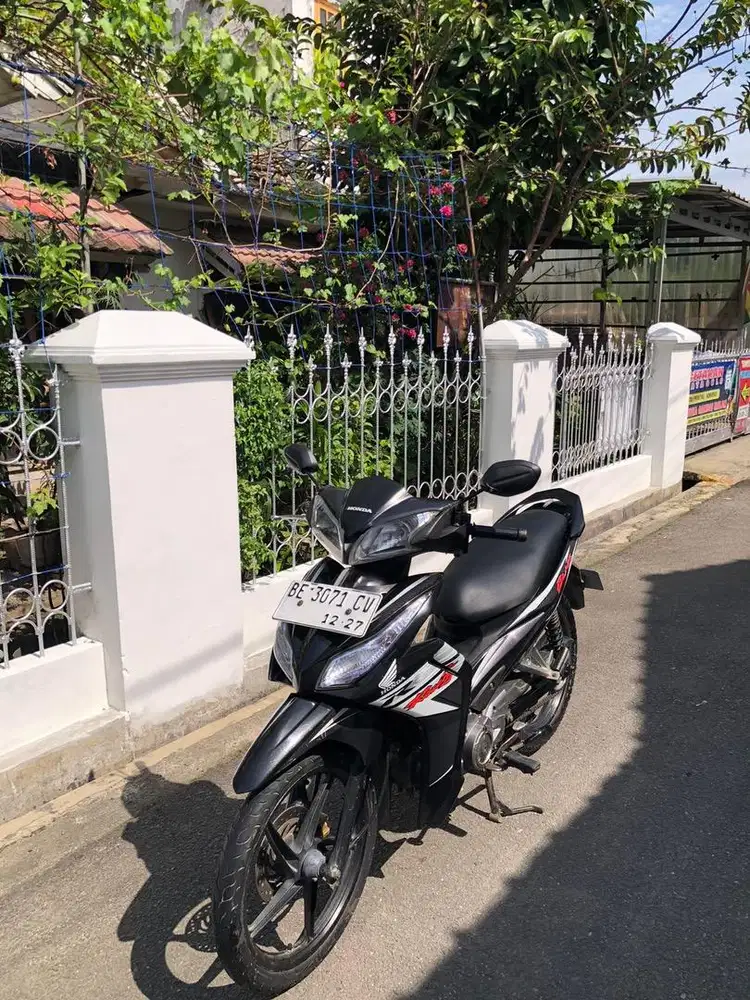 HONDA BLADE NEW ISTIMEWA 2013 Pajak Hidup