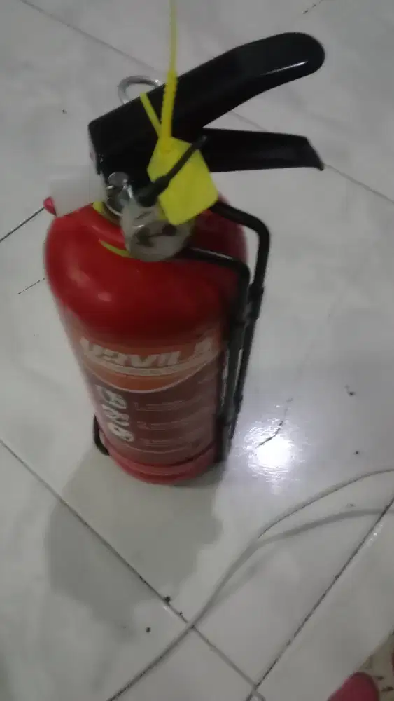Di jual apat pemadam kebakaran ukuran 1 kg  URVILA