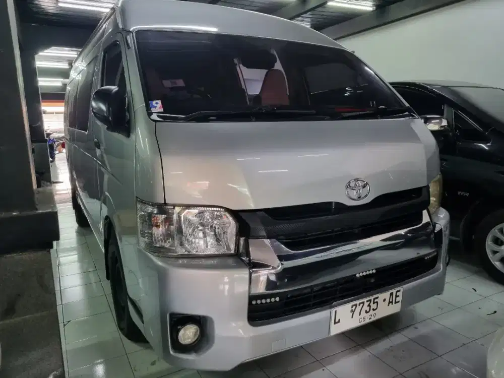 HIACE 2.5 COMUTER MANUAL 2014