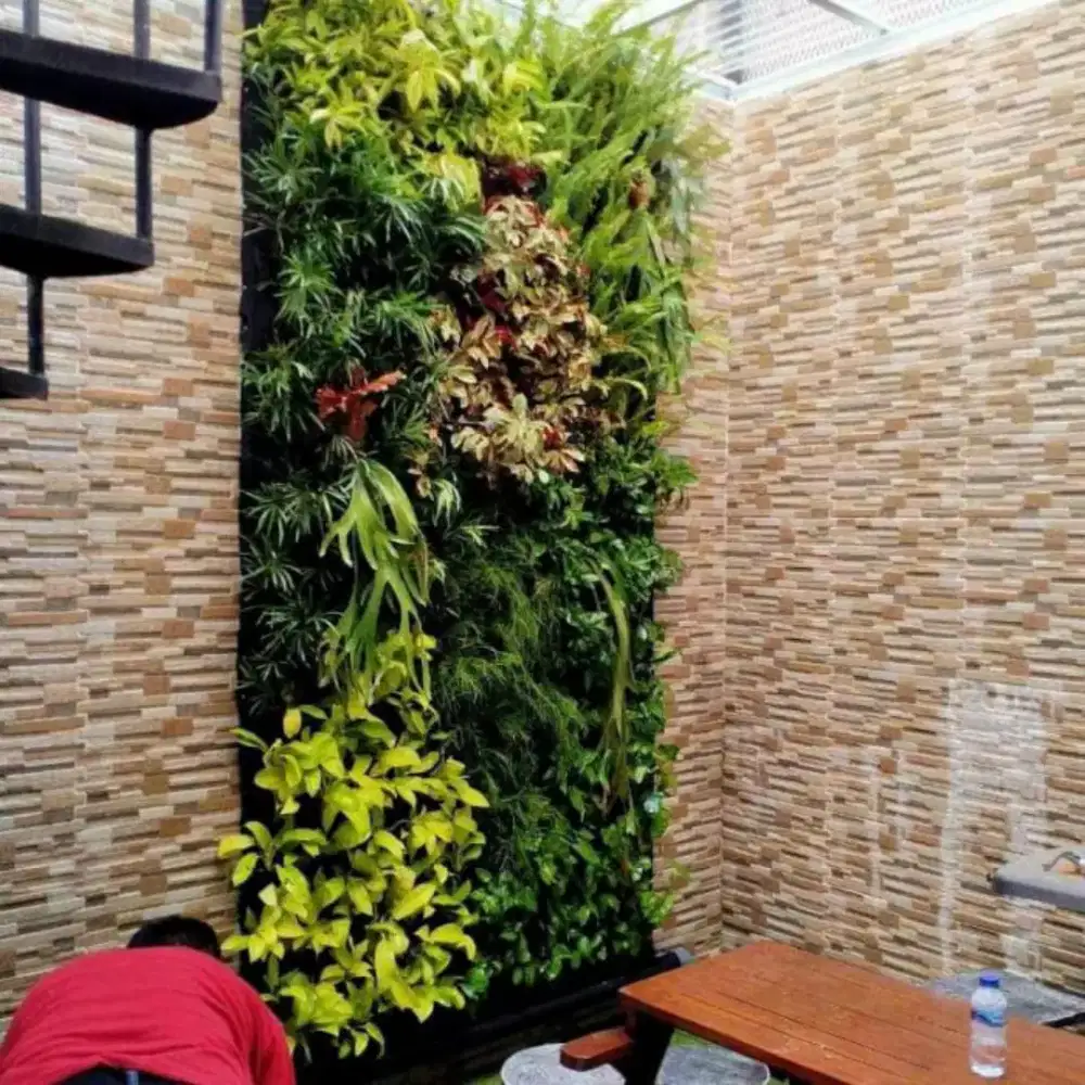 Menerima pembuatan taman vertical garden
