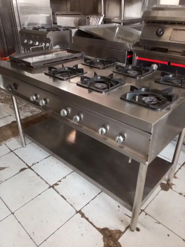 Kompor 6 tungku low pressure+tepanyaki ukuran 130x65x80

Harga : 4 jt