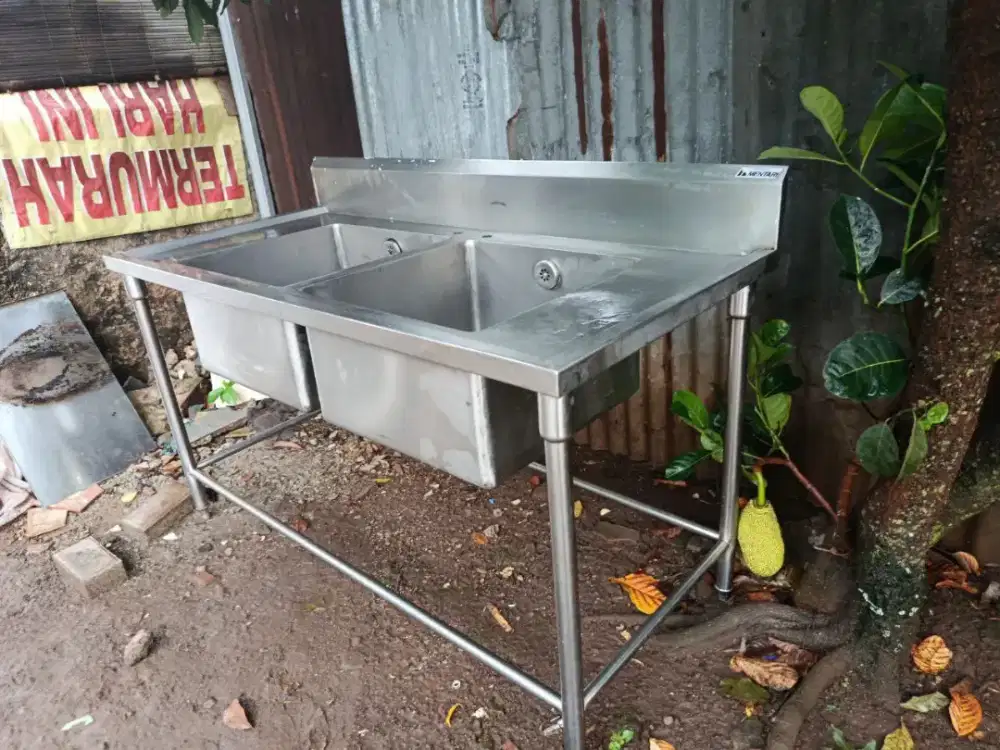 Double sink merk Mentari
Ukuran: 150x70x85
Bowl: 50x50x30
Harga  3,5jt