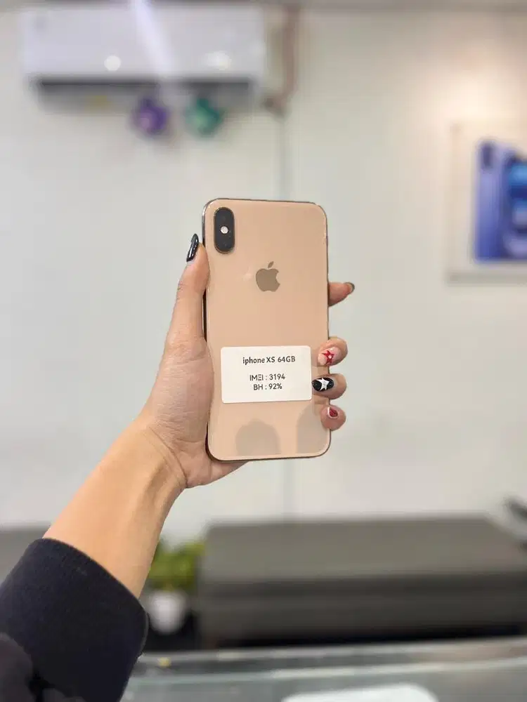 Iphone XS 64GB fullset mulus nominus garansi terima tt cod kredit