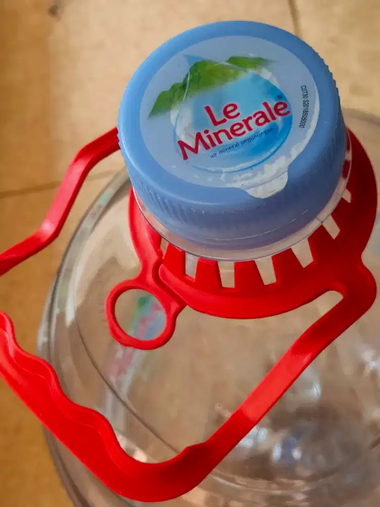 Galon Leminerale 15 Liter untuk Kerajinan Tangan dan Wadah Perikanan