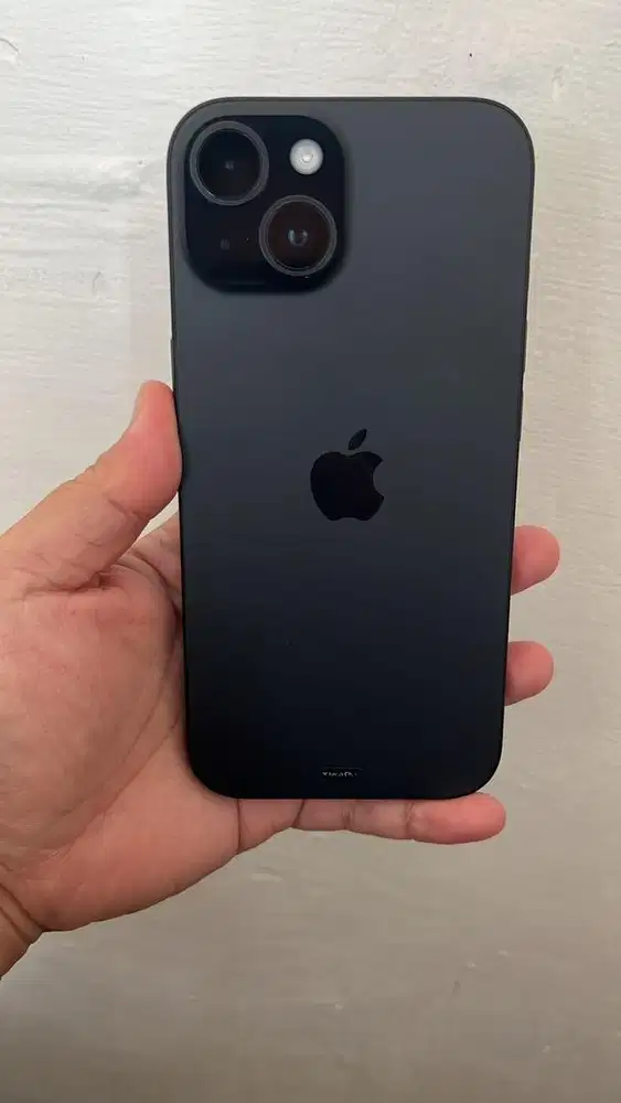 Iphone 15 hitam