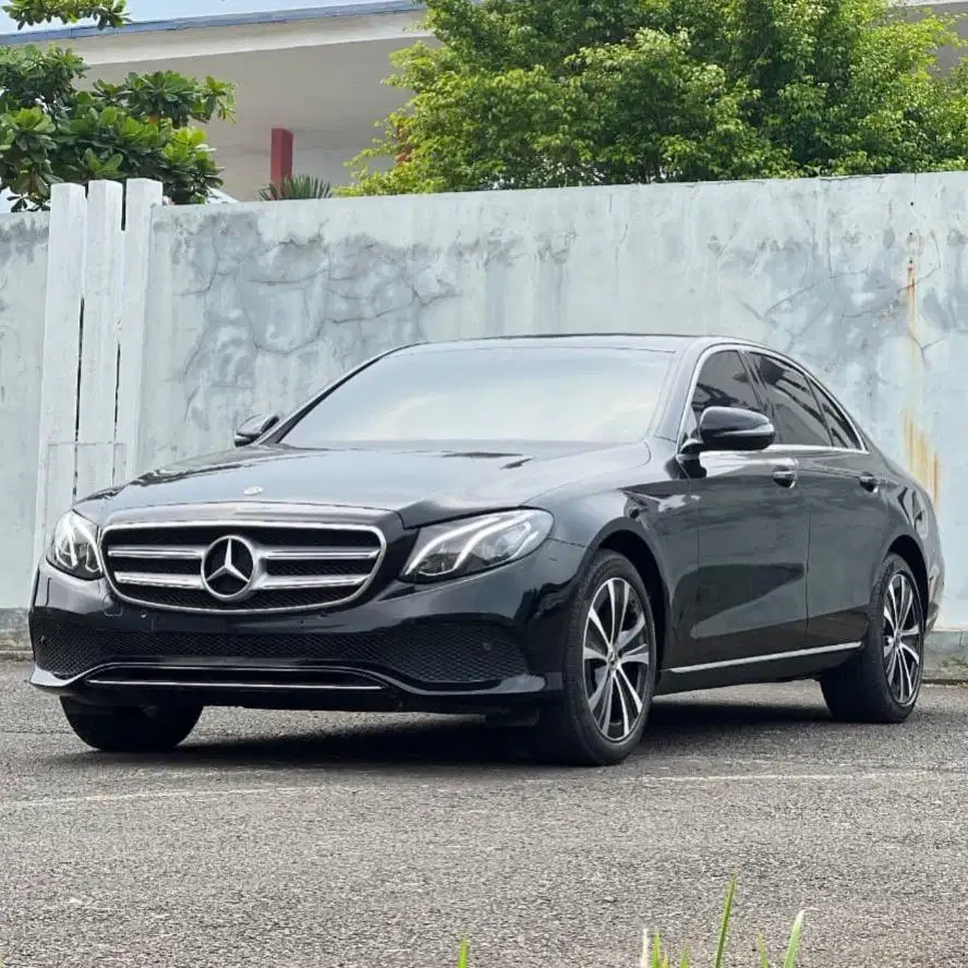 (CASH) Mercedes Benz E200 W213 2019